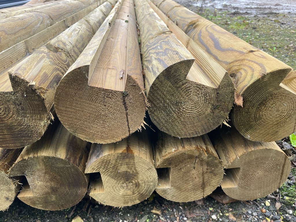 Stolper til raftehegn