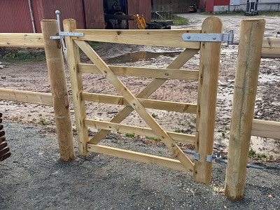 Trælåge i trykimprægneret fyrretræ -  120x120 cm