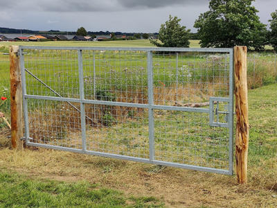 Deer Gate B305 x H135 cm