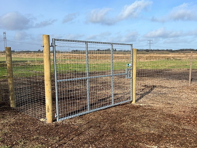 Lågeramme med gitter B305xH183 cm