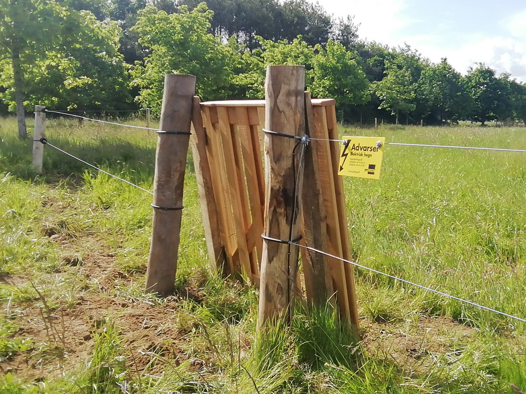 Klaplåge i FSC®-robinietræ – uden stolper